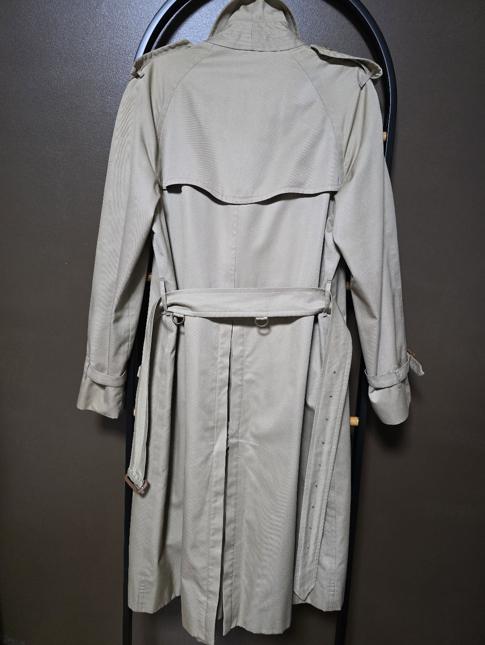 Vintage Burberry Beige Double-Breasted Trench Coat with Check Lining - Picture 6 of 7